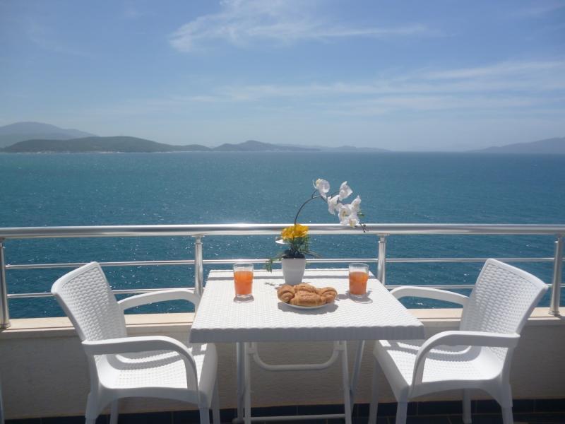 Beautifull Holiday Apartment Larisa Саранда Экстерьер фото